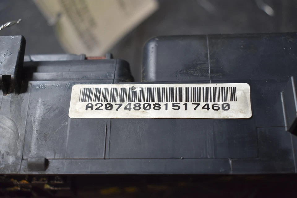 2005 - 2010 Honda Odyssey Engine Fuse Box 3.5L V6 AT FWD - Imagem 3 de 3