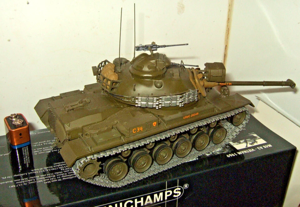 Minichamps 43220 M48 A3 Patton Tank in Vietnam, Op Pipestone Canyon in 1:35 - Image 3 of 4
