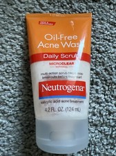 Neutrogena Oil Free Acne Wash Daily Scrub Salicylic Acid Acne Treatment 