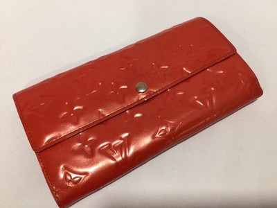 LOUIS VUITTON PARIS Ladies LV LONG VERNIS WALLET / CODE  TH5018 / Made In France