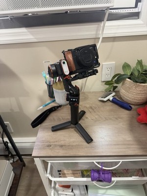 Hohem iSteady MT2 3-Axis Gimbal Stabilizer with Fill Light and AI Vision Sensor