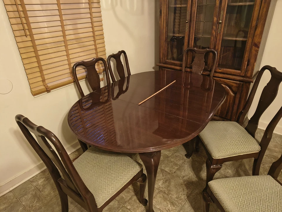 Круглый обеденный стол из красного дерева на шесть человек — 12 человек - Изображение 4 из 4