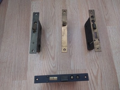 Lot of 4 vintage door locks