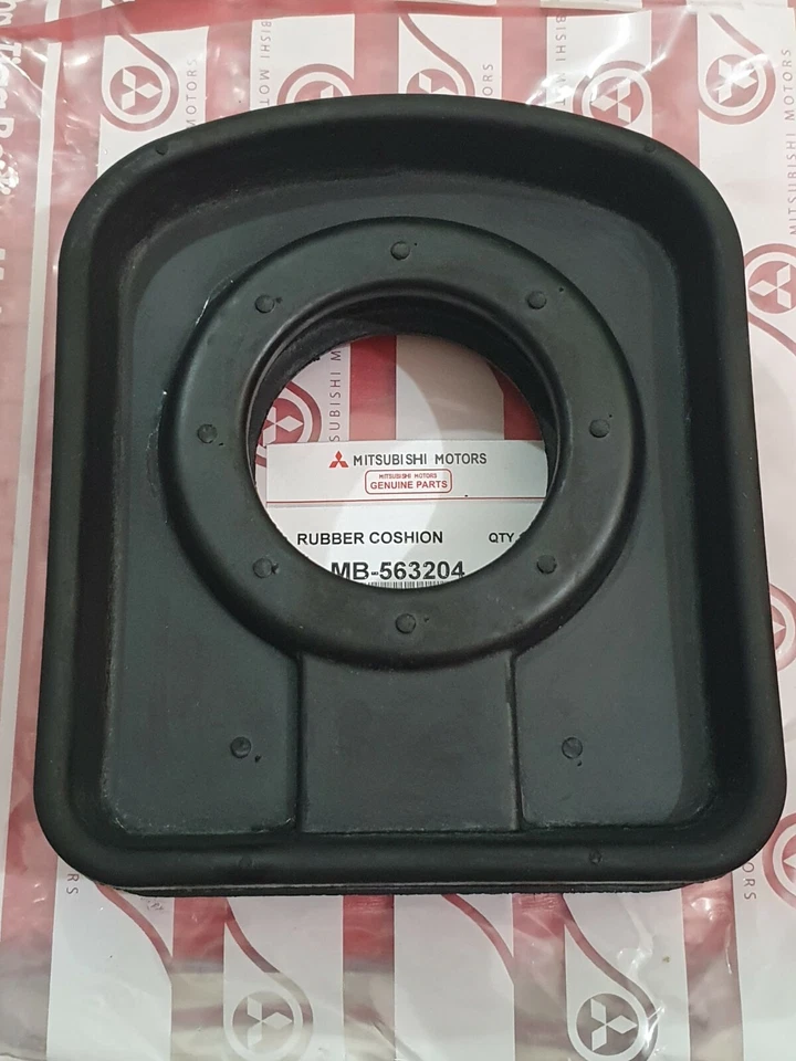 MITSUBISHI FUSO CANTER FE110 FE111 FE 211 CENTER BEARING PROPELLER CUSHION Foto 4 de 4