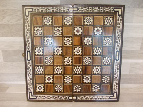 Handgefertigtes Intarsien-Holzspielbrett mit Filz für Kartenspiel / Schach - Bild 2 von 7