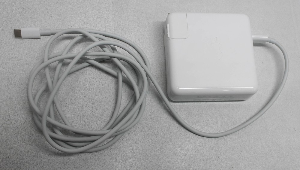 A1719-87W-CHARGER Apple Ac Adapter 87W Usb-C Model A1719 Macbook Pro "GRADE A" A1719-87W-CHARGER Apple Ac Adapter 87W Usb-C Model A1719 Macbook Pro "GRADE A"