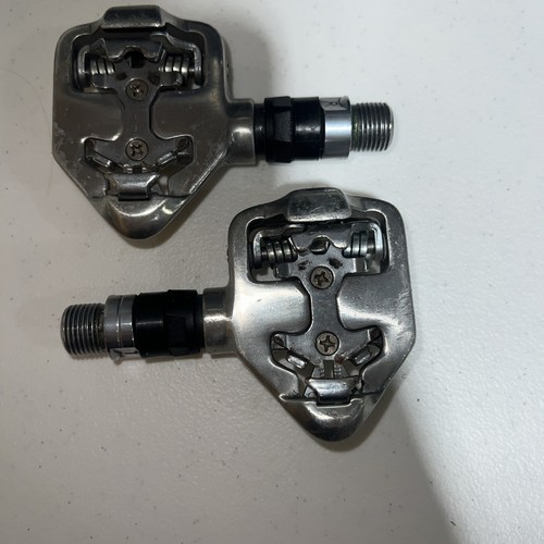 4E WELLGO RC-703 SINGLE SIDE CLIPLESS BICYCLE PEDALS 9/16 X 20 TPI - Picture 2 of 2