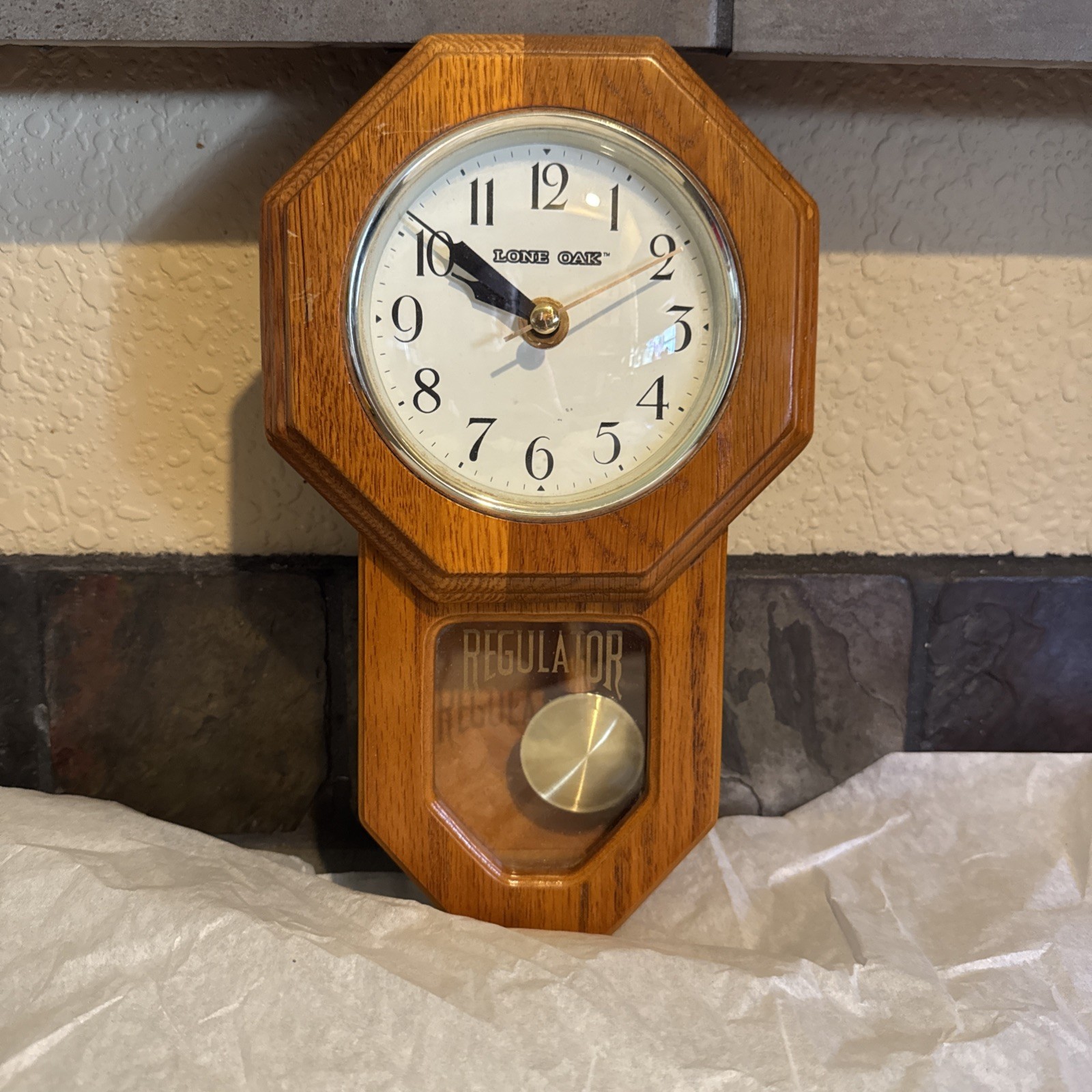 Vintage Style Wooden Wall Clock Lone Oak Regulator Quartz Pendulum Excellent