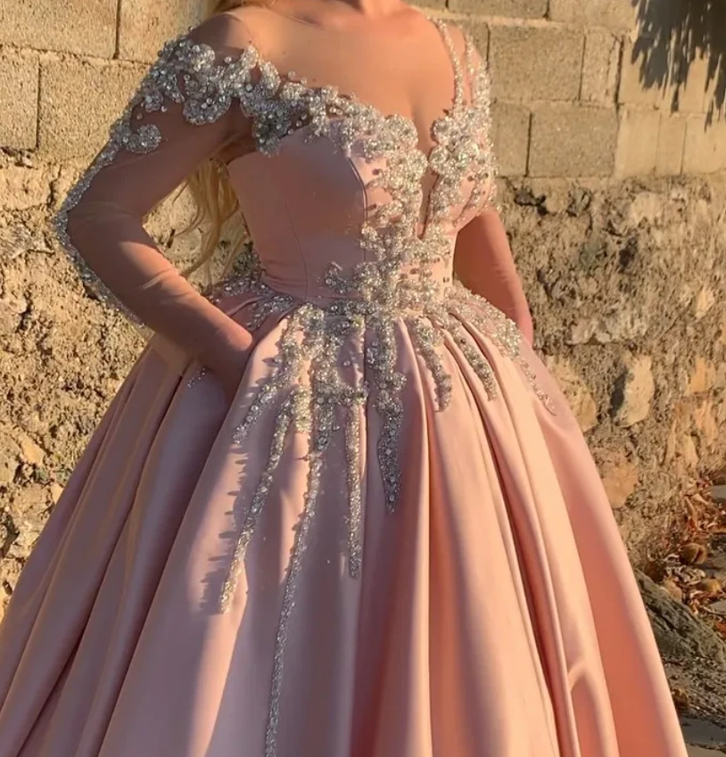 Elegantes Vestidos de Novia de Sirena Vestidos de Novia Mangas de Poeta Hechos a Medida Lentejuelas Foto 2 de 4