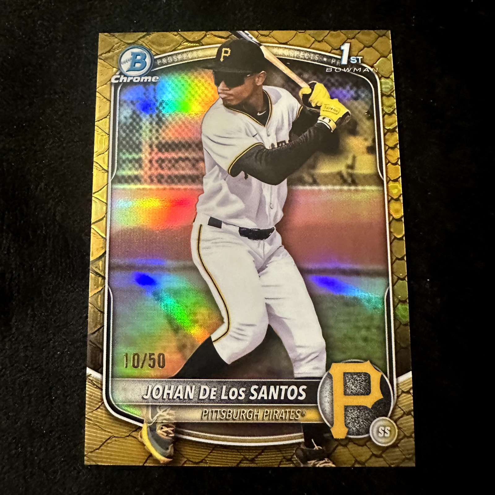 2025 Bowman Chrome 1st Johan de los Santos Pirates Gold Reptilian /50