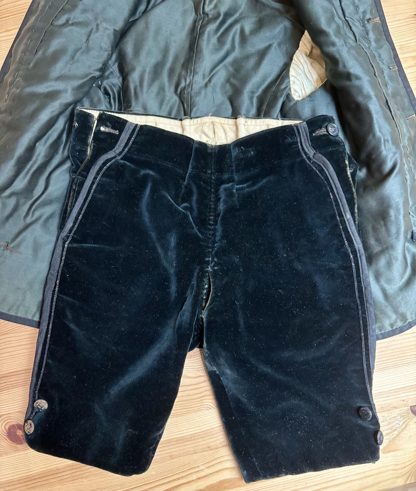 Antigua chaqueta y calzoncillos de terciopelo para niño Stern Brothers victoriano eduardiano Foto 3 de 4