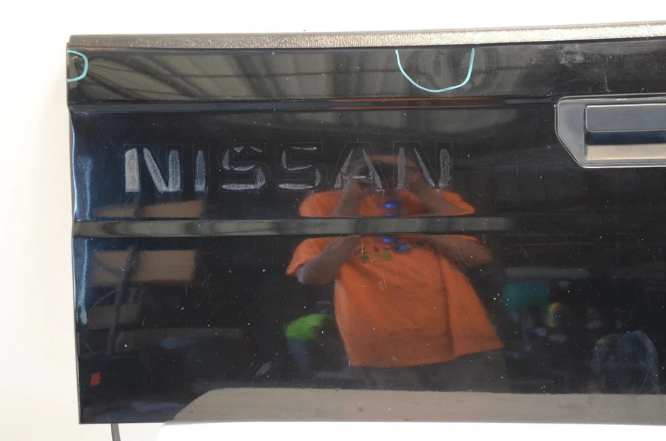 86-97 Nissan Pickup D21 6 Cylinder 4WD Black Rear Tailgate Assembly - Image 4 of 4