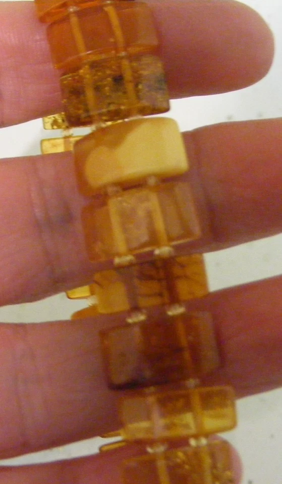 Vintage amber bracelet elasticated bracelet yellow egg yolk & orange shades - Image 4 of 4