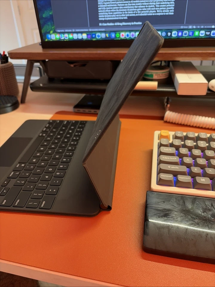 Original Apple Magic Keyboard for iPad Pro 12.9-inch 3rd 4th 5th 6th Gen Black - Image 3 of 4