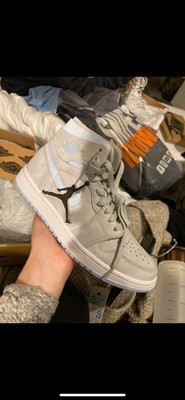 Air Jordan 1 High Zoom CMFT cool grey light blue