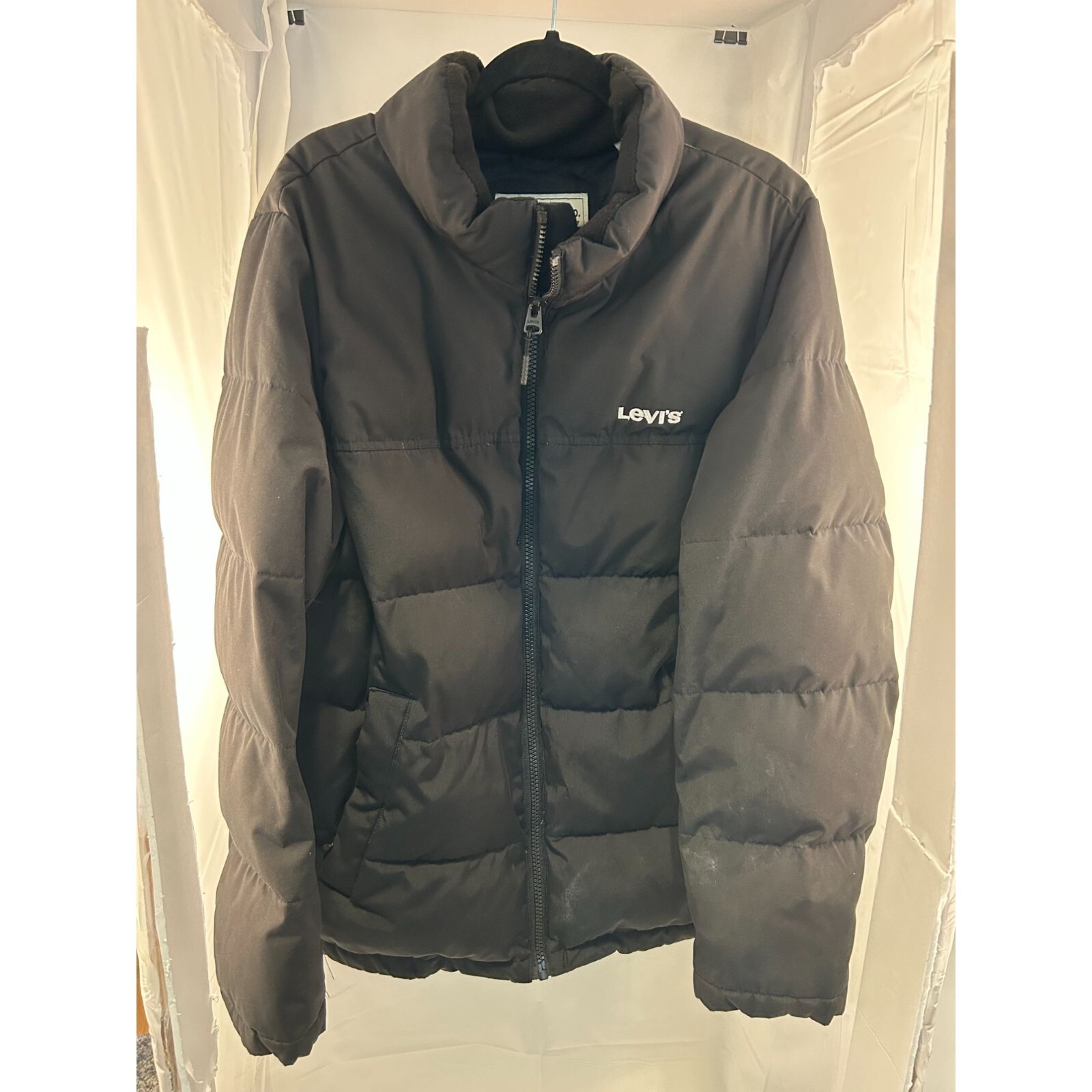 Levi's men Bubble Puffer size LT- Large Tall Excellent Condition