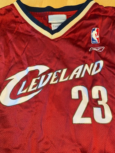 REEBOK EMBROIDERED NBA CLEVELAND CAVALIERS #23 LEBRON JAMES YOUTH XL JERSEY - Picture 3 of 4