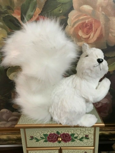 Handmade White Straw SQUIRREL Standing Figure Bushy Real Fur Tail 9x8 inch