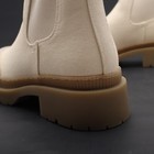 Foto 11 di 22