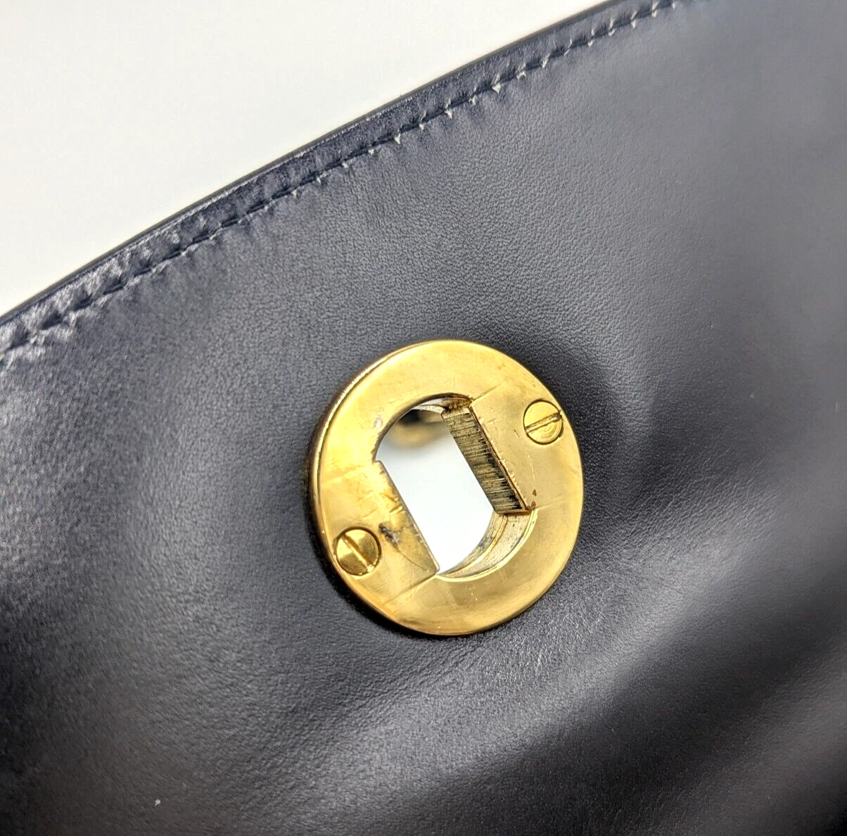 Borsa a tracolla "RARA" CELINE Triomphe punta di cavallo pelle nero oro ferramenta #255