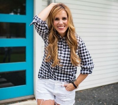 Rachel Hollis Ltd. Woven Henley Button-up Shirt (Black Gingham, 2) A354055