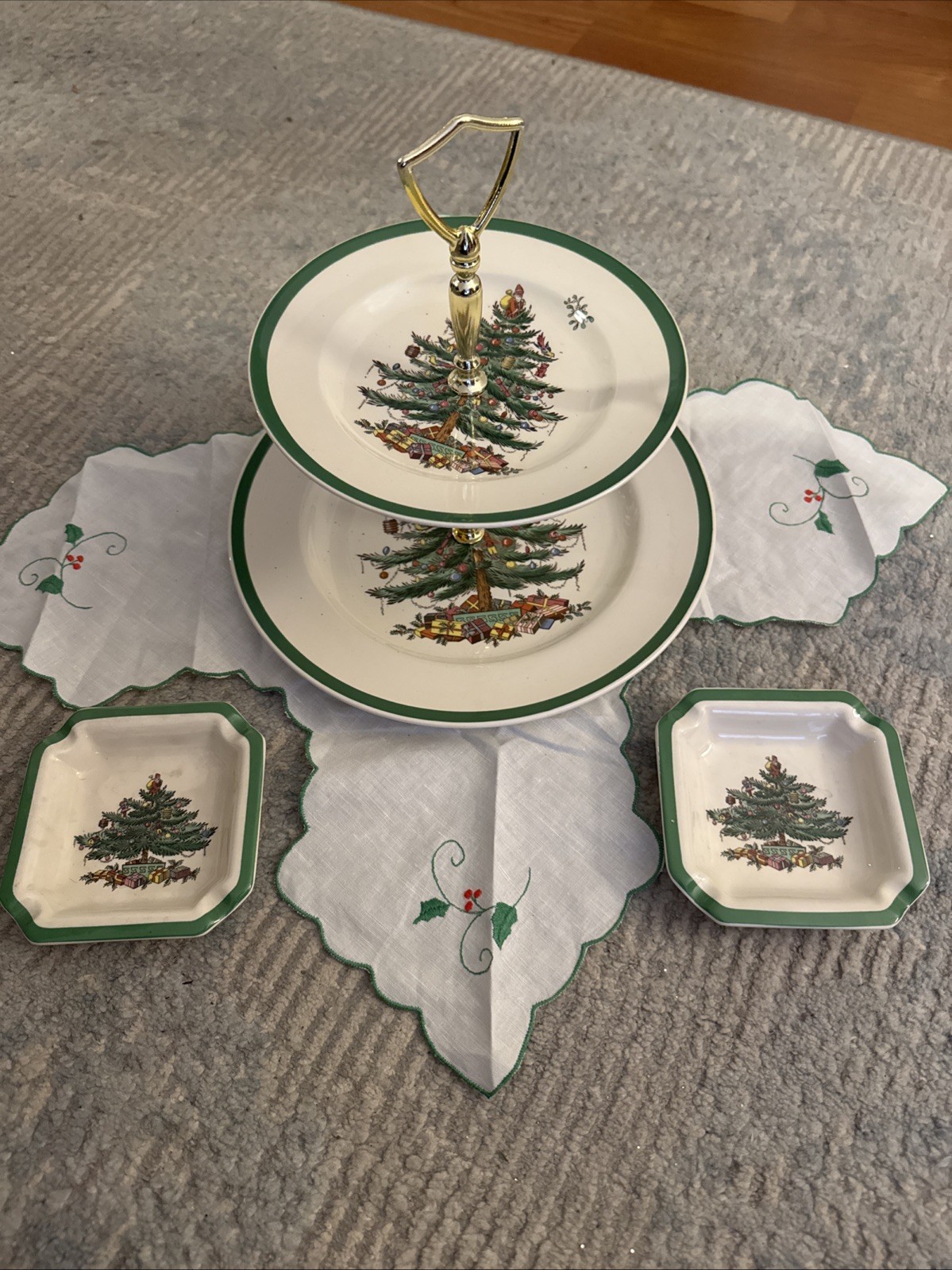 Spode Christmas Tree 2 Tiered Tidbit Serving Plate Tray Vintage , Two Ashtrays