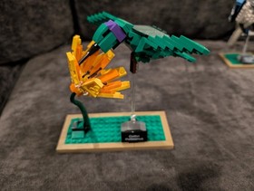 LEGO Ideas Birds 21301 Hummingbird Blue Jay Robin Pre-Owned