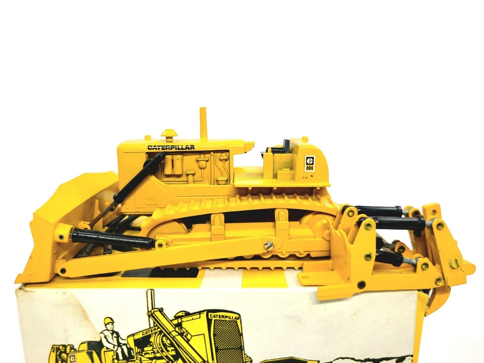 Caterpillar Cat D9 D9G Dozer with Ripper - Conrad 1:50 Scale Model #2871 New - Image 2 of 4