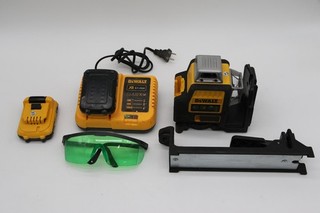 Dewalt DW089LG 12 Line Green Beam Laser Level 360° W/ Accessories