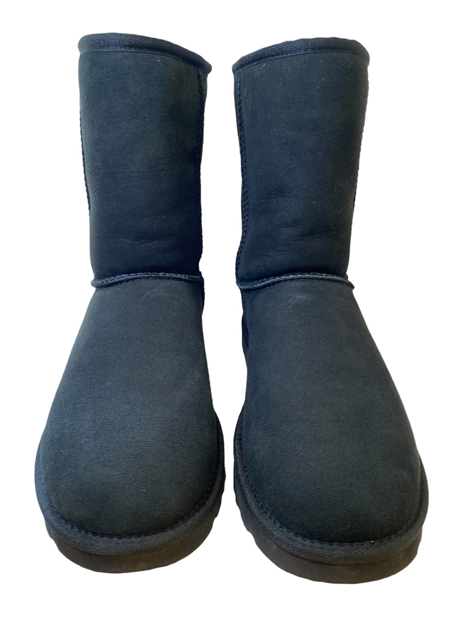 ugg womens black classic short ii sheepskin boots