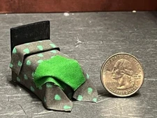 Dollhouse Miniature Bed Skulls R 1:48 Quarter inch scale 1/4 F180 Dollys Gallery