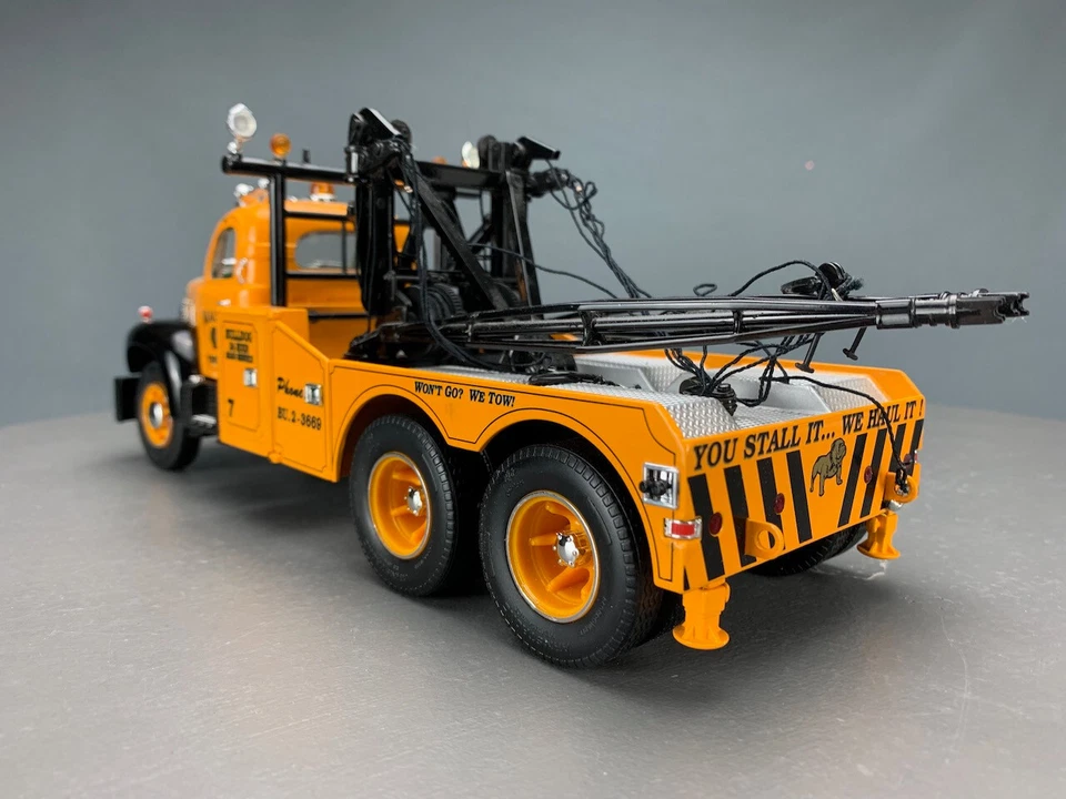 1/25 First Gear 1960 Mack Model B61 Tow Truck 49-0003 D0279 LZ - Image 3 of 4