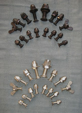 Schachfiguren Metall in Form von Spezialschrauben