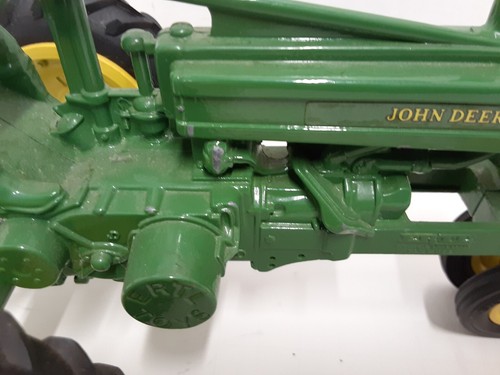 John Deere Model A w/Man, 40th Anniversary 1945-1985, ERTL # 557 No Box - Picture 10 of 10