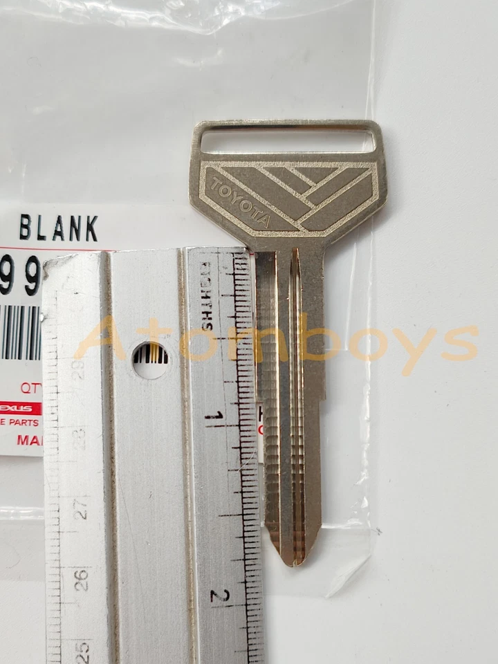 Llave en blanco genuina OEM Toyota Corolla Hilux Land Cruiser Celica Supra 90999-00153 Foto 3 de 4