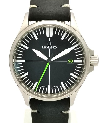 Damasko DS30 L Black Dial Green Seconds 39mm Automatic Box Papers
