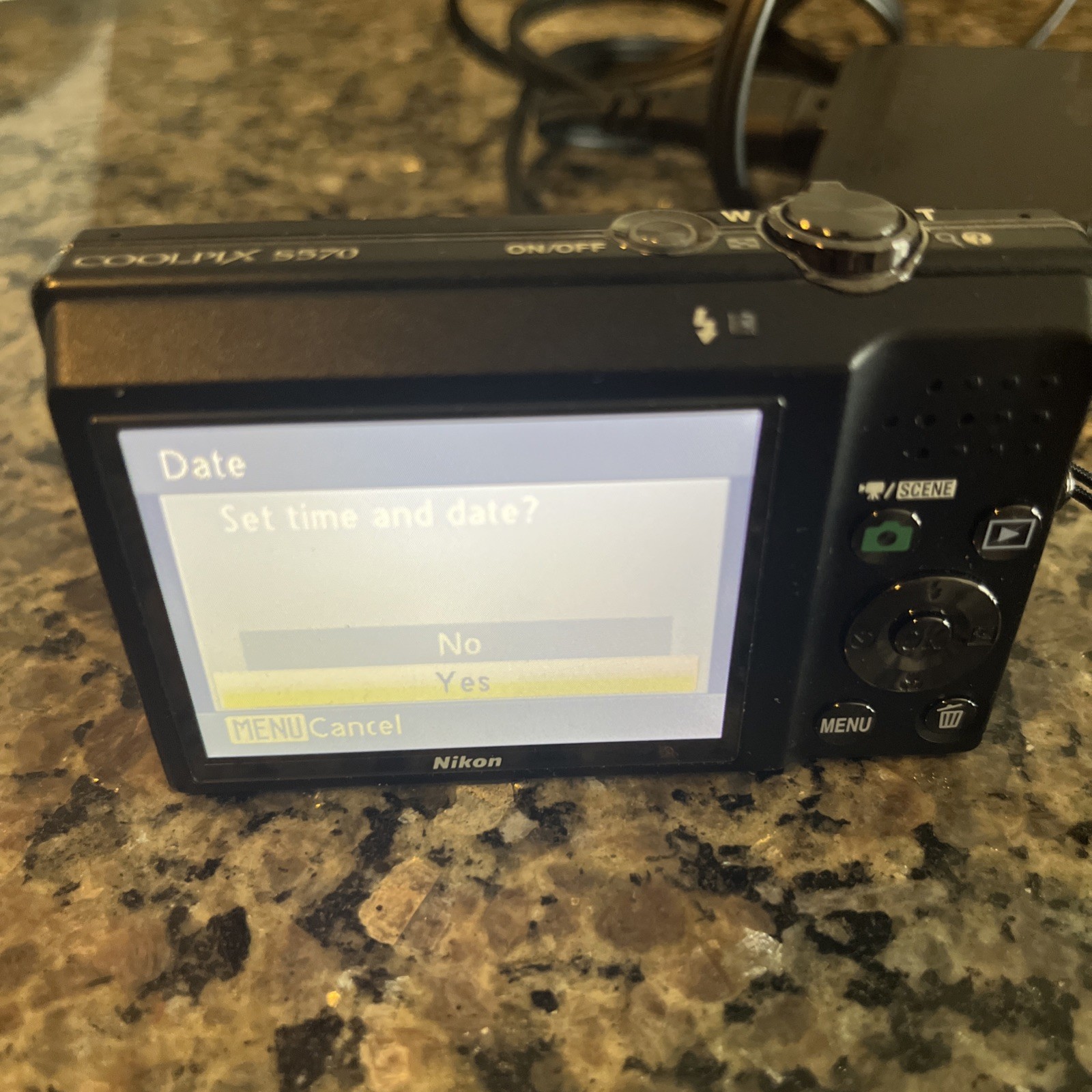 Nikon Coolpix S570 Black Compact Digital Camera Battery Charger Tested alternate view 3