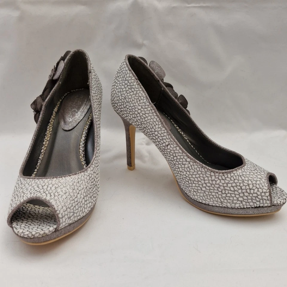 Zapatos RUBY SHOO BNWOB Talla 3 EU36 Plateado Blanco Gris Punta abierta Plataforma Flor Foto 2 de 4