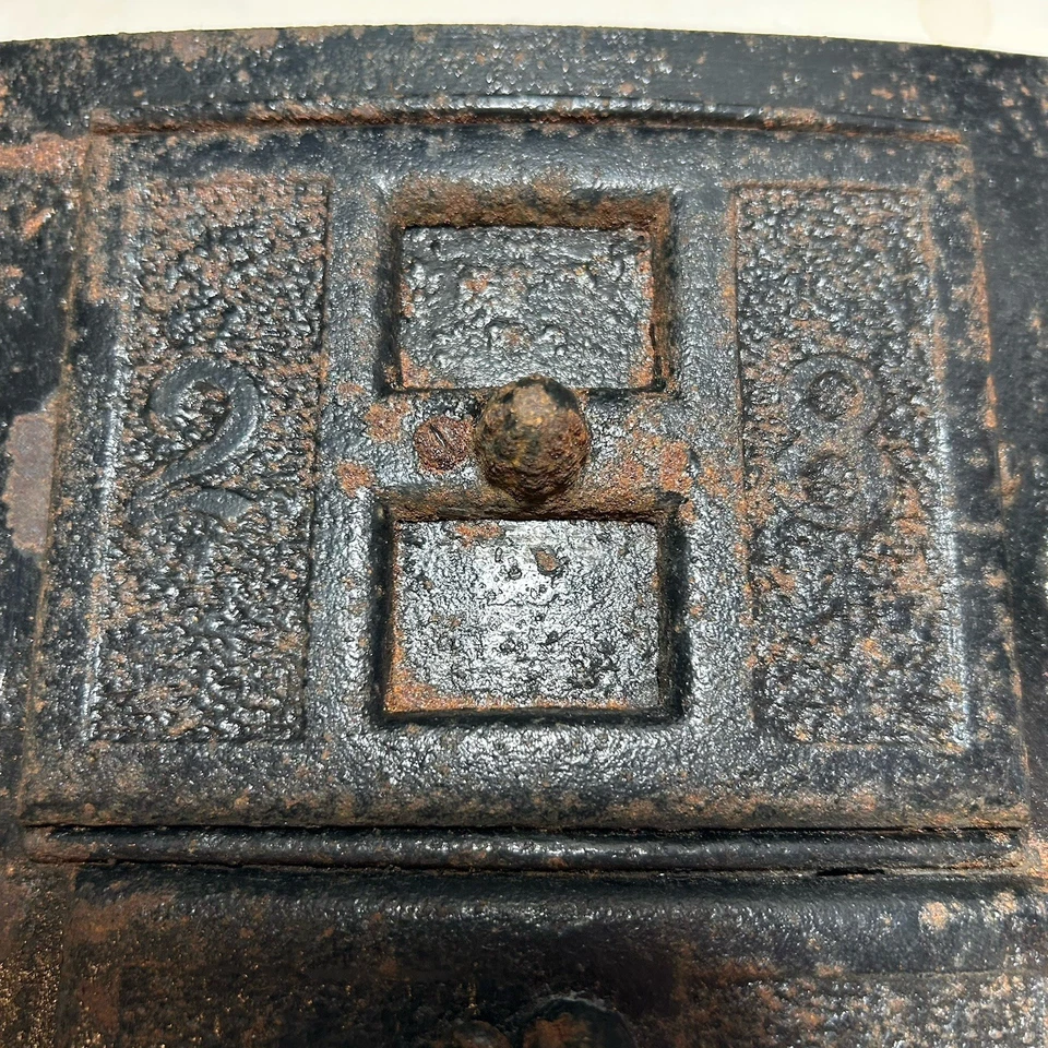 Boynton’s Newport Antique Coal / Wood Fired Kitchen Stove 28 Door Cast Iron Old - Image 2 of 4