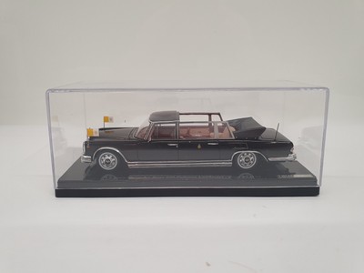 Mercedes-Benz 600 Pullman ミニカー1/43 1/43 MEGA RARE MERCEDES-BENZ 600 PULLMAN LANDAULET POPE PAUL