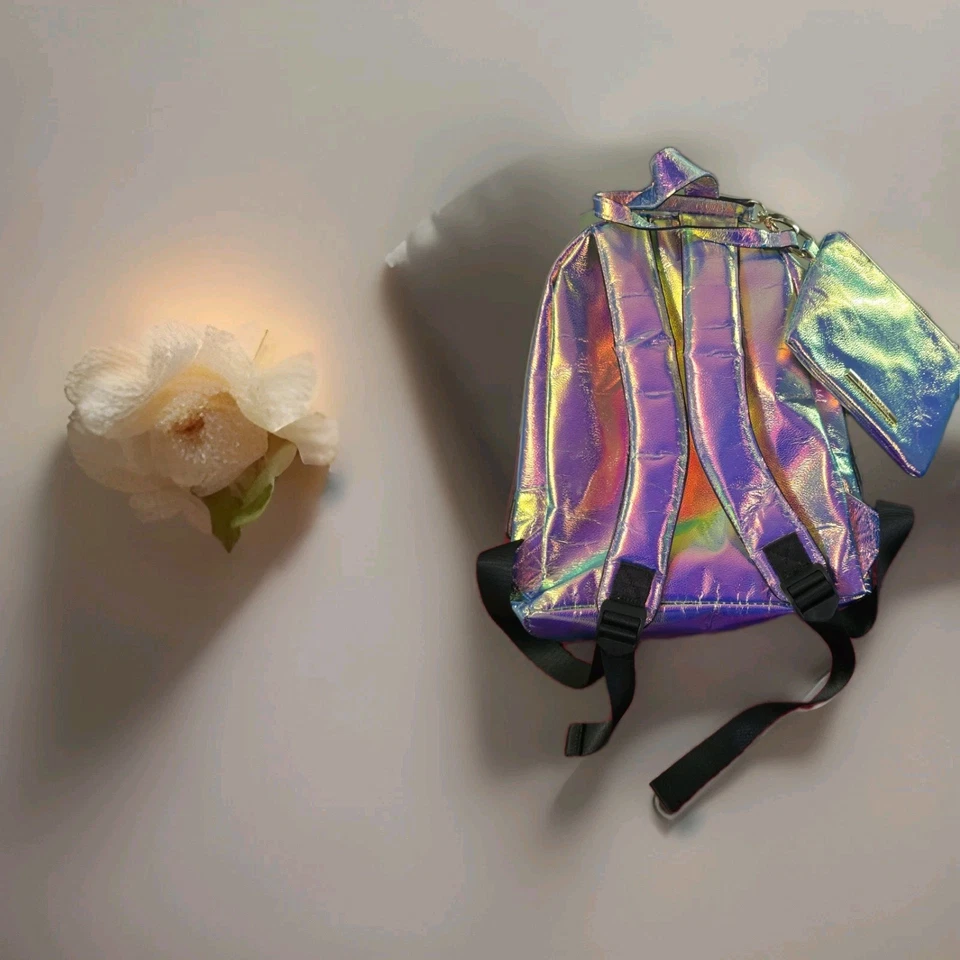Mochila Iridiscente Steve Madden - Tamaño Completo - Nueva con Impresionante... Foto 4 de 4