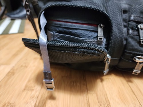 Maletín Tumi Bolso para Laptop Alpha Bravo Nogal Everett Cuero Negro (222340HK2) - Imagen 6 de 24