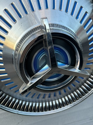 1964 Ford Fairlane 500 Sports Coupe Spinner 4 Hubcaps Deluxe Beautiful 14” V-8 - Picture 11 of 12