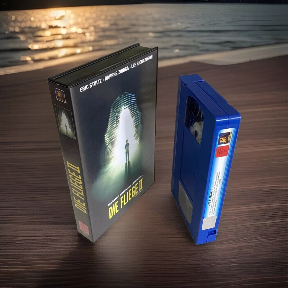 Die Fliege II - Die Geburt einer neuen Generation - VHS FSK18 Hardbox - Bild 2 von 4