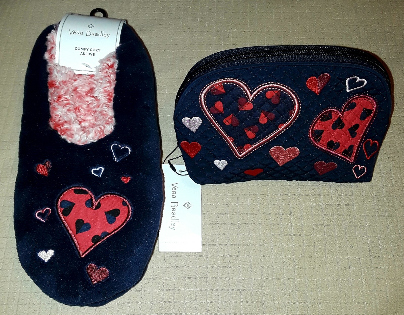Vera Bradley *FREE SOCKET* Sweet Hearts Cosmetic & Slippers (L) See Description