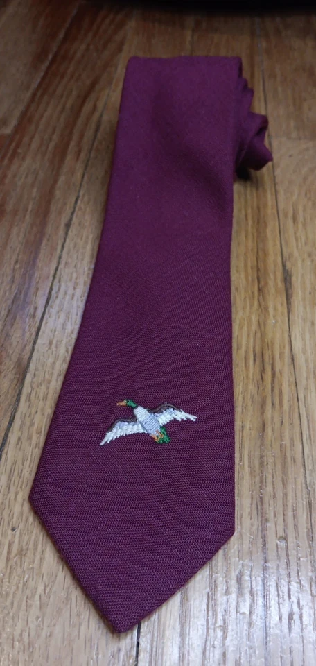 Corbata vintage temática de pato Alessandro Di Milano roja profunda bordada lisa Foto 3 de 4