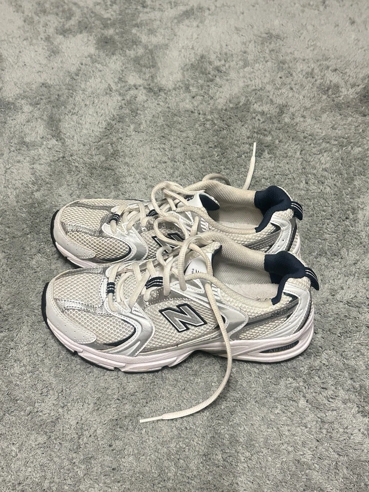 New Balance 530 Athletic Shoe - White / Natural Indigo worn but good condition - Image 3 of 4