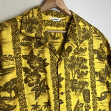 1960s Loop Collar Hawaiian Shirt Golden Yellow Size XL All Over Print
