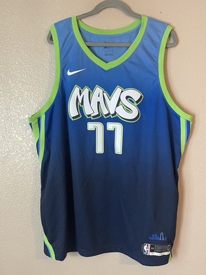 Men s 60 NWOT Dallas Mavericks Luka Dončić #77 Nike Swingman Jersey Blue