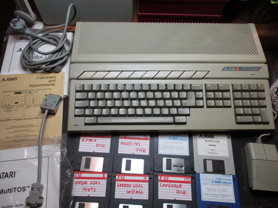 Atari Falcon 030 GER, mit Maus, VGA-Adapter, Doku, Disketten im Orginalkarton - Bild 2 von 4